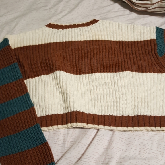 American Eagle cropped chunky knit sweater - Picture 2 of 3